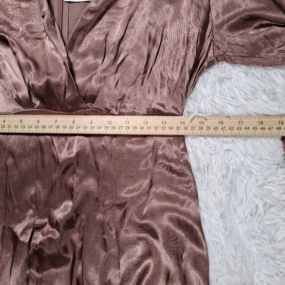 H&M Viscose Long Sleeve Faux Wrap Pale Pink Satin Midi Dress Size Small - Picture 3 of 12